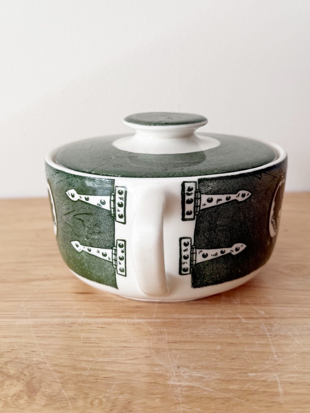 Vintage Royal China Colonial Green Sugar Bowl with Lid and Creamer Set - Picture 12 of 15